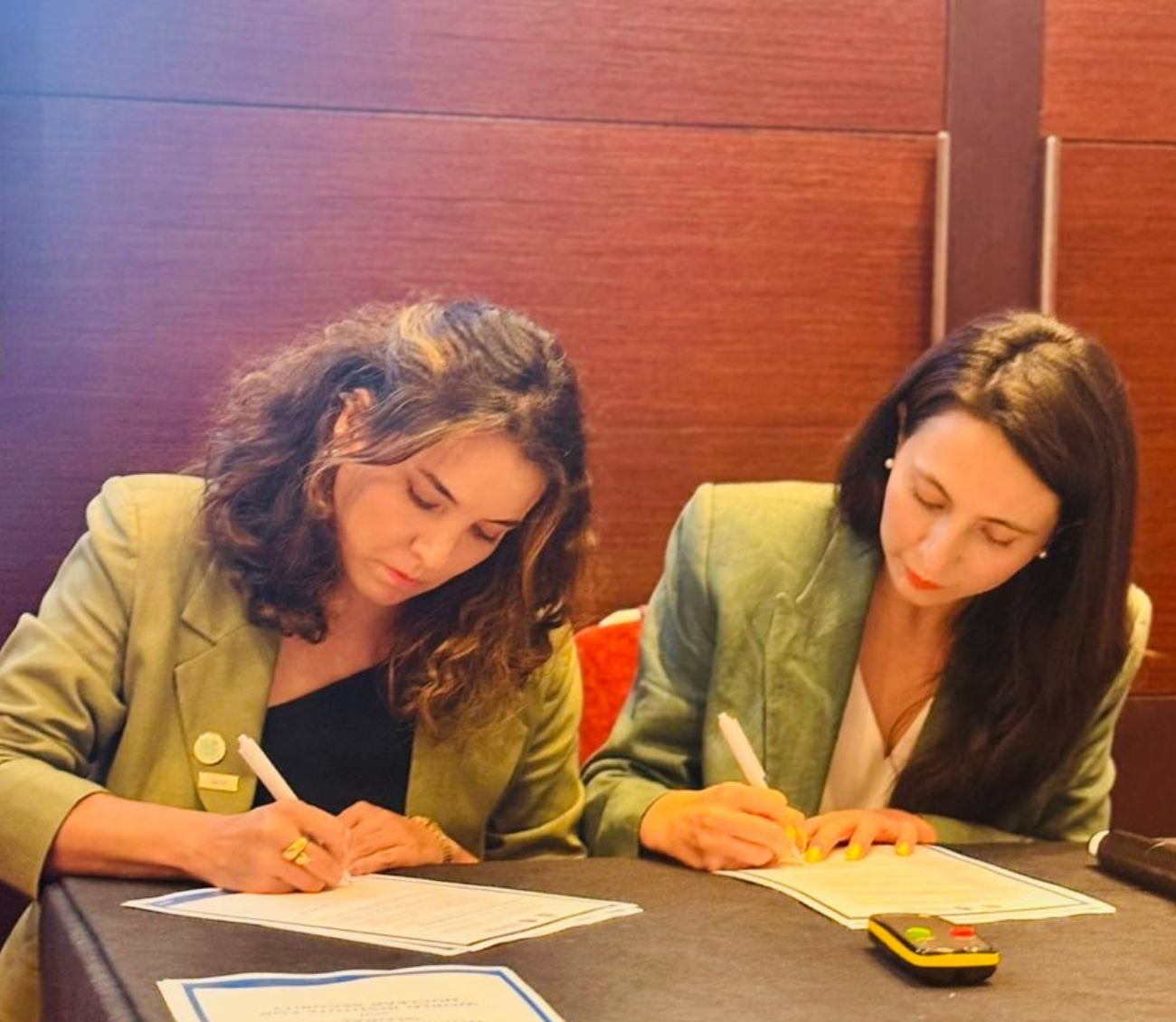 WINS firma MdE con Women in Nuclear ARCAL/WINS inks MoU with Women in Nuclear ARCAL
